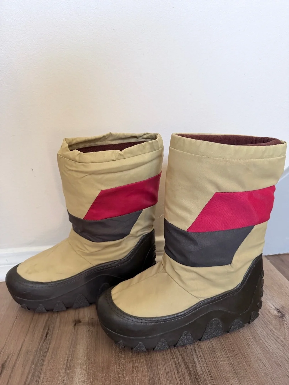Vintage 1980s ProWings Moon Boots Snow Boots